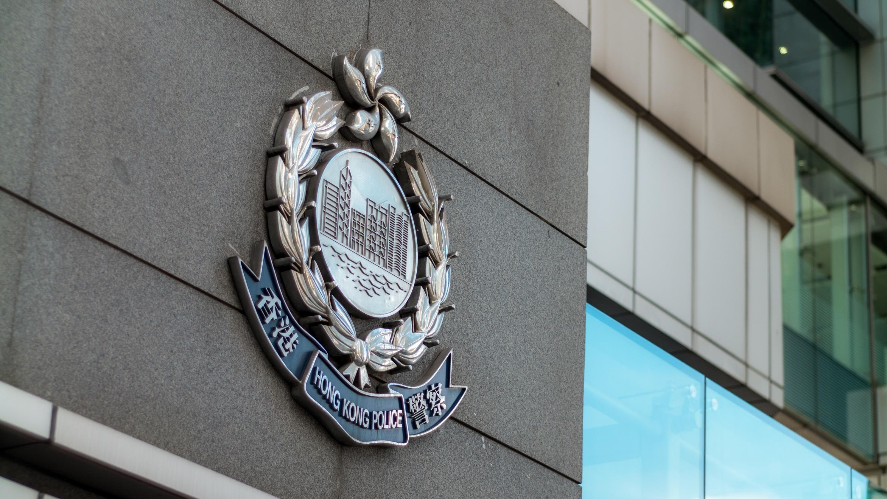 布袋澳石灘驚現發脹赤裸上身男屍，警方正調查事件