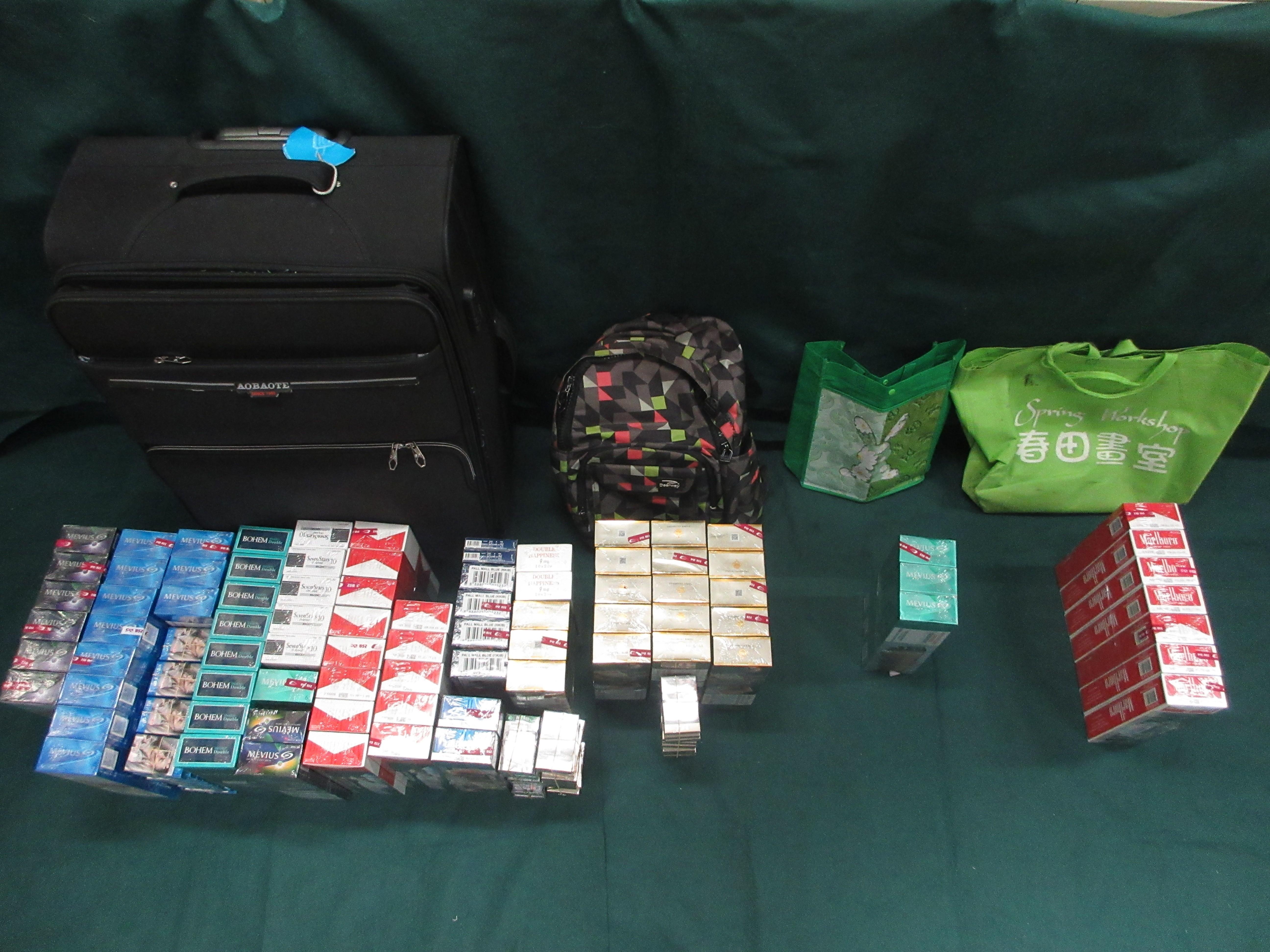 旅客攜1.8萬支未完稅香煙入境，判囚3個月。(政府新聞處)