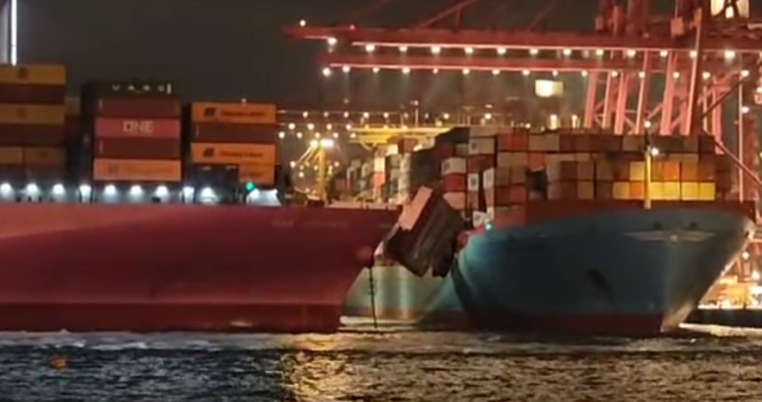 葵青貨櫃碼頭發生撞貨船意外。網上流傳片段，見到兩艘滿載貨櫃的貨櫃船，其中一艘藍色船身的貨船，遭另一艘粉紅色船身貨船攔腰撞上，其後粉紅色貨船倒後退開時，藍色貨船有3個貨櫃跌落海面。(FB影片截圖)
