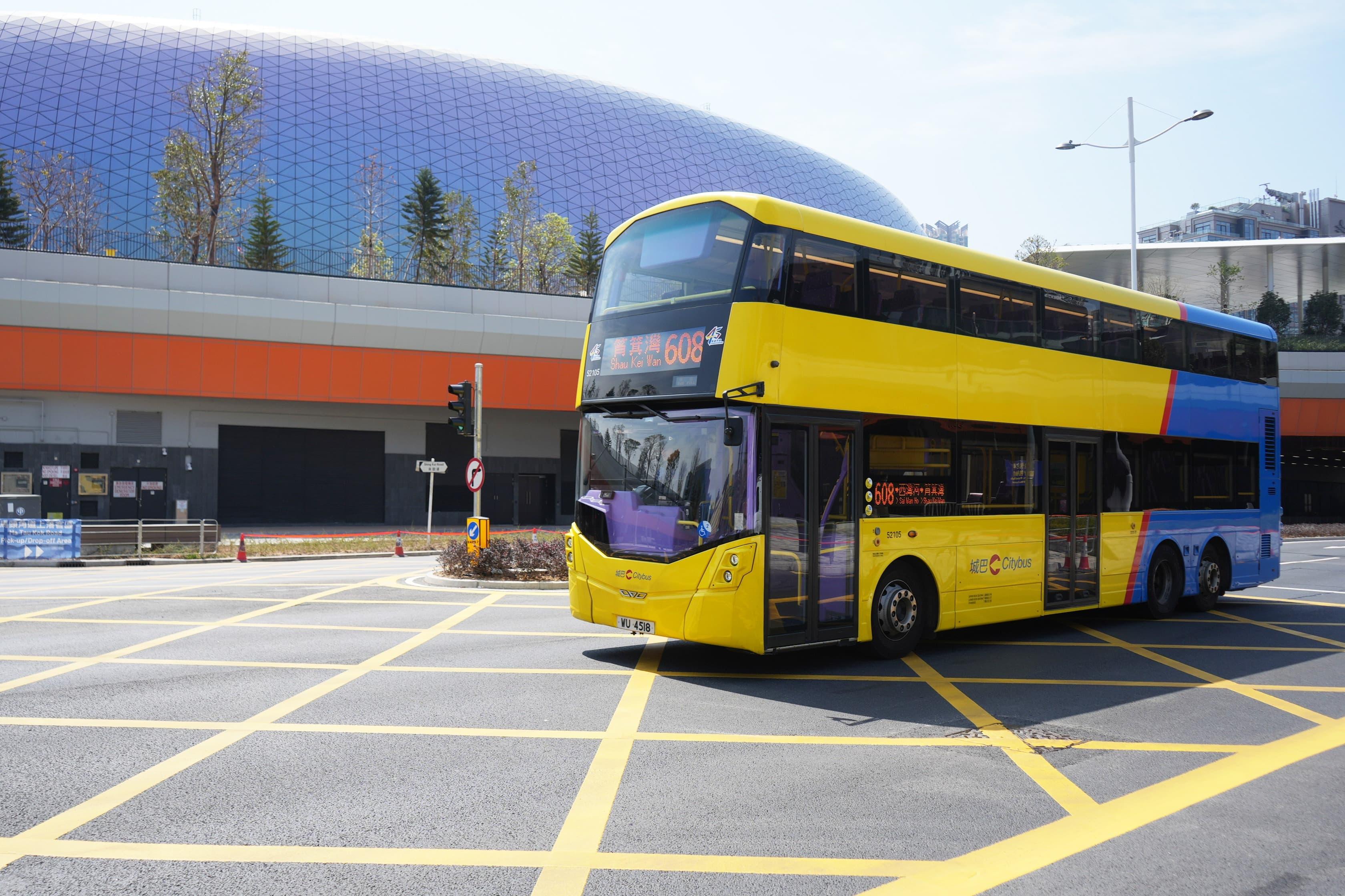 啟德體育園周六(3月1日)晚上舉行開幕典禮，城巴當日將開辦5條特別路線，直達港九新界，為市民及旅客提供交通選項。(城巴提供)