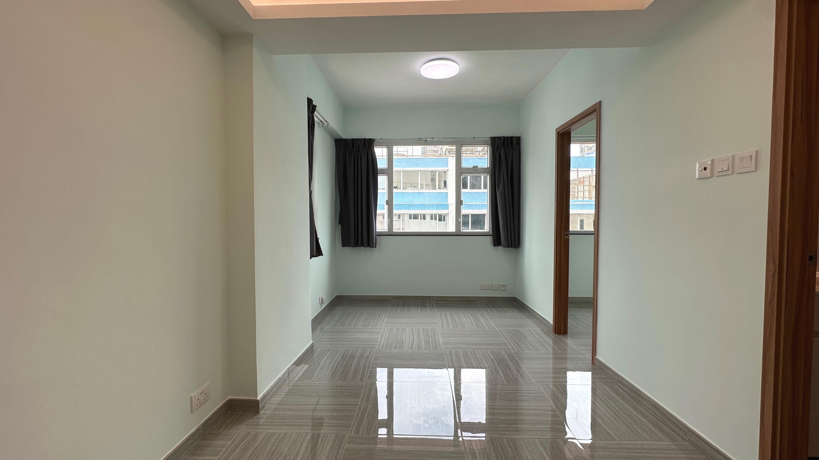 長方形大廳間隔實用，裝修亦簇新。