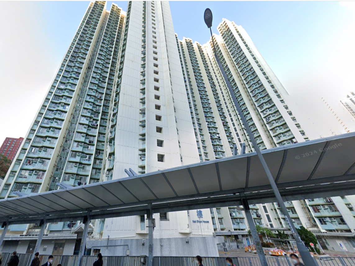 藍田啟田邨男子墮樓昏迷送院，父激動送院。(Google街景截圖)