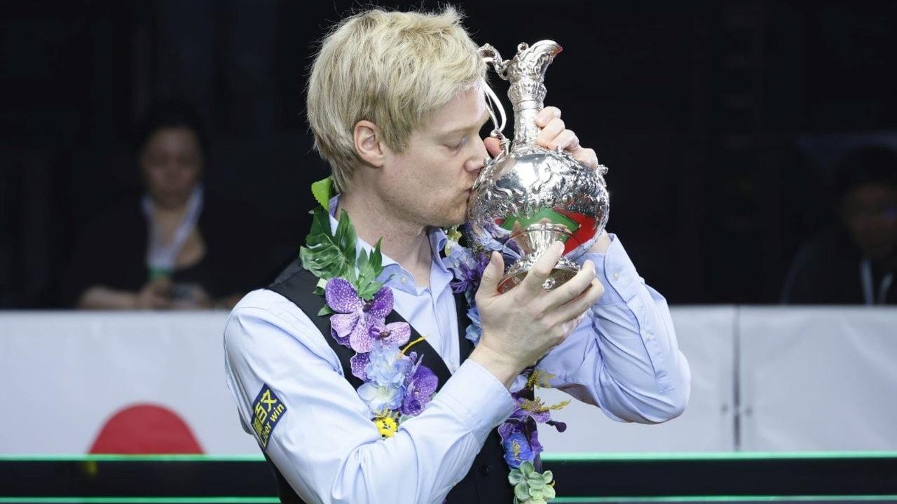 世界桌球大獎賽，羅拔臣10:0大勝冰咸，事隔8年再於香港捧盃。(林俊源攝)