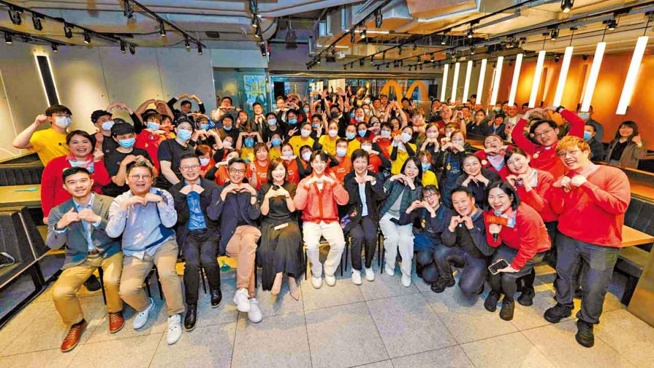 麥當勞金鐘海富旗艦店暫別至4月 馮允謙驚喜現身歡送派對