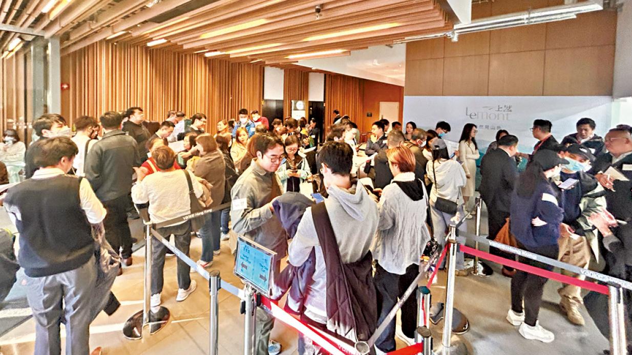 有買家千二萬掃兩伙 上然次輪即日沽九成