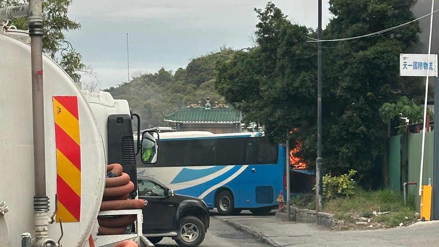 流浮山發生火警。（fb「車cam L（香港群組）」圖片）