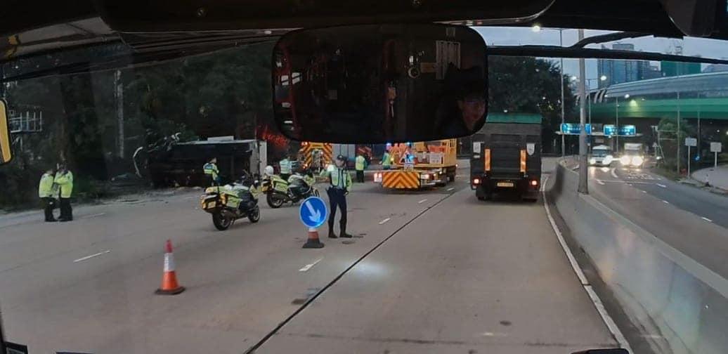 香港仔隧道發生交通意外。（fb「馬路的事討論區」圖片）