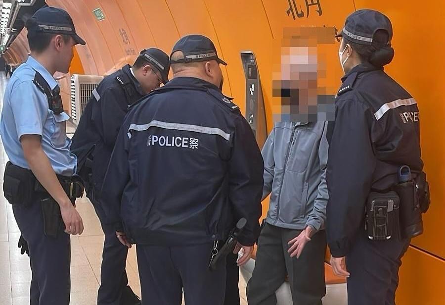 鰂魚涌一對老夫婦失散。（fb「東區警區」圖片）