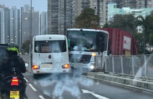 沙田發生車禍。（fb「車cam L（香港群組）」圖片）