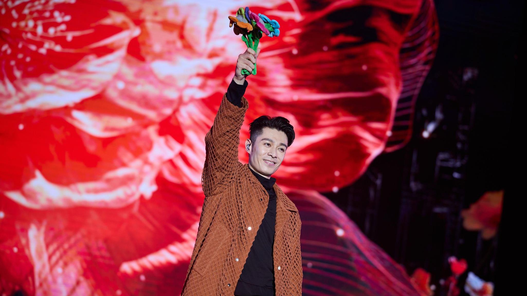 周柏豪辦巡迴粉絲見面會 廣州首站將屋企搬上舞台