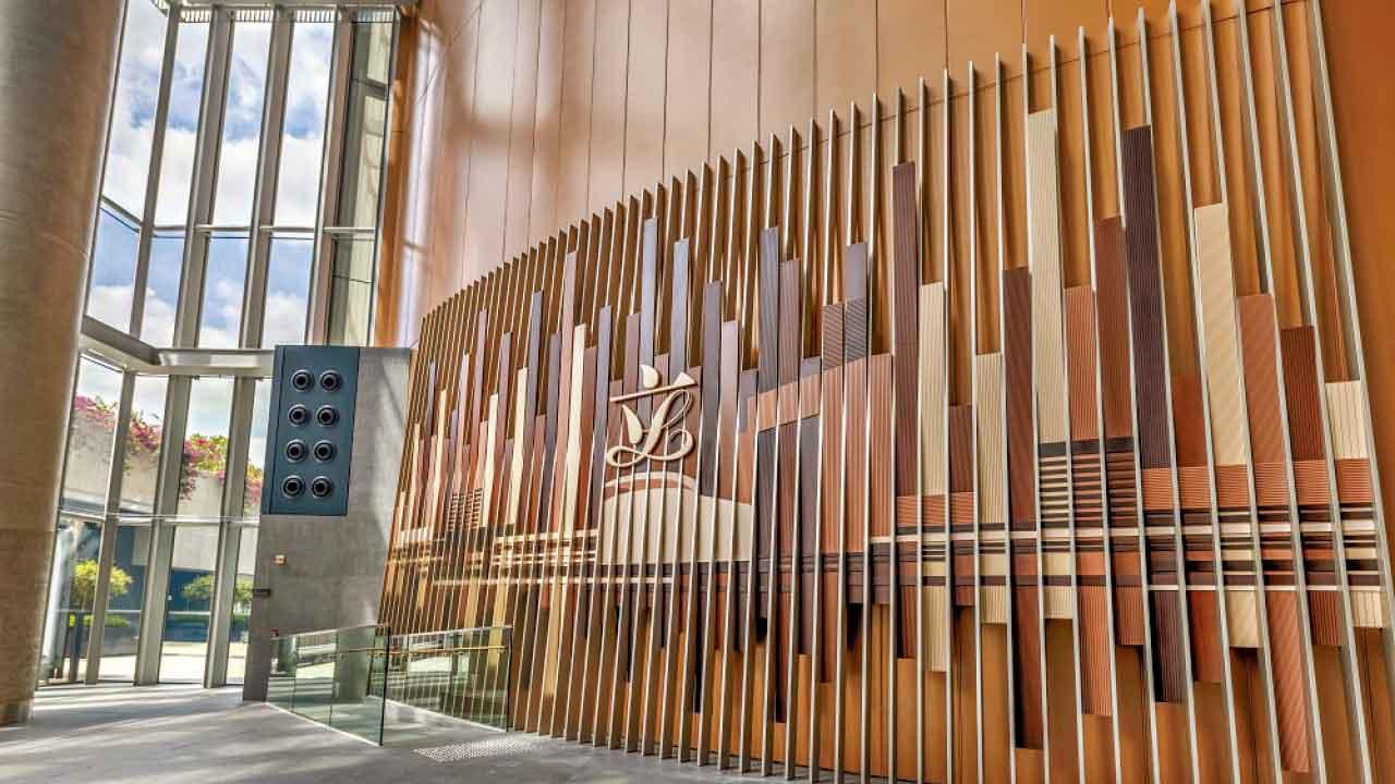 政府刊憲，就現行選舉法例提出修訂，以確保今年稍後舉行的選舉委員會界別分組補選，以及立法會換屆選舉能順利進行。