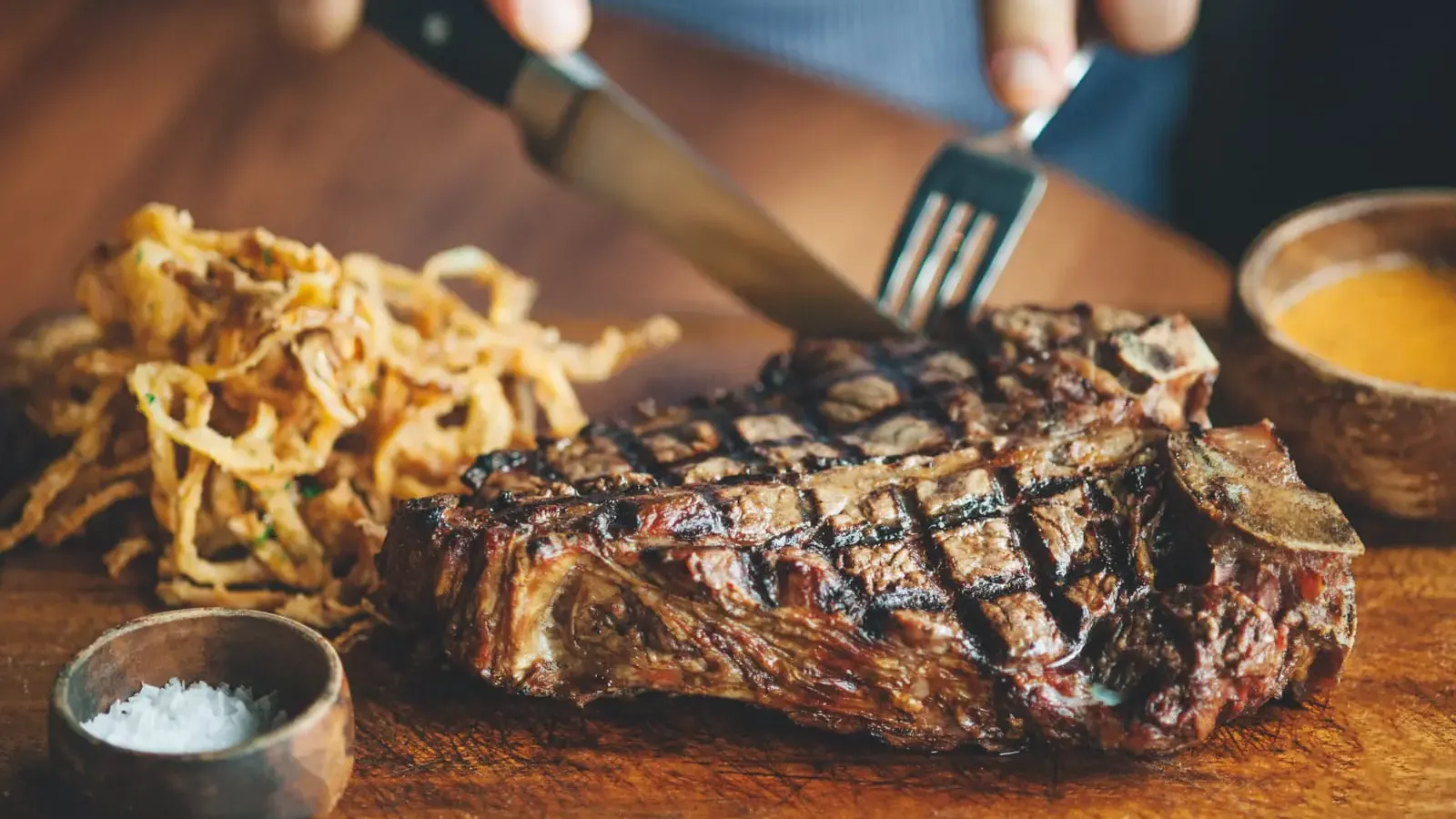 營養師指出，其實紅肉也不到罪不可赦的地步，烹調方式、食用的量才是影響健康的關鍵。