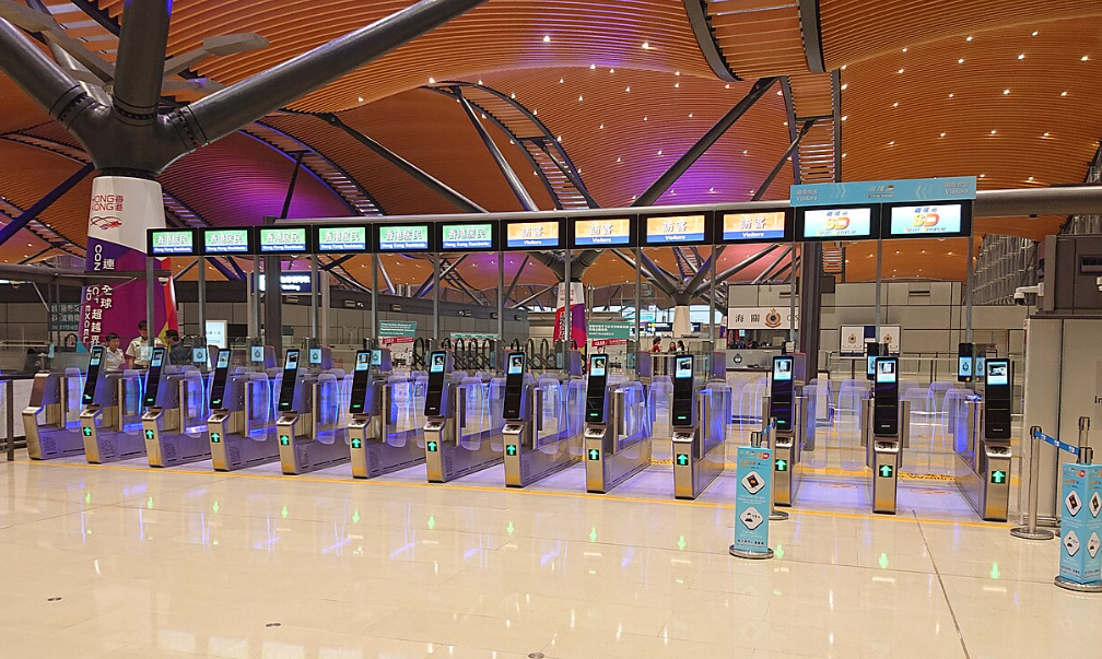 港珠澳大橋香港口岸離境大堂(網上圖片)