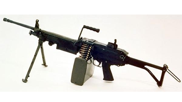 日本自衛隊成員被掉下的機槍擊中胸部死亡，圖為同款的機槍。(網上圖片)
