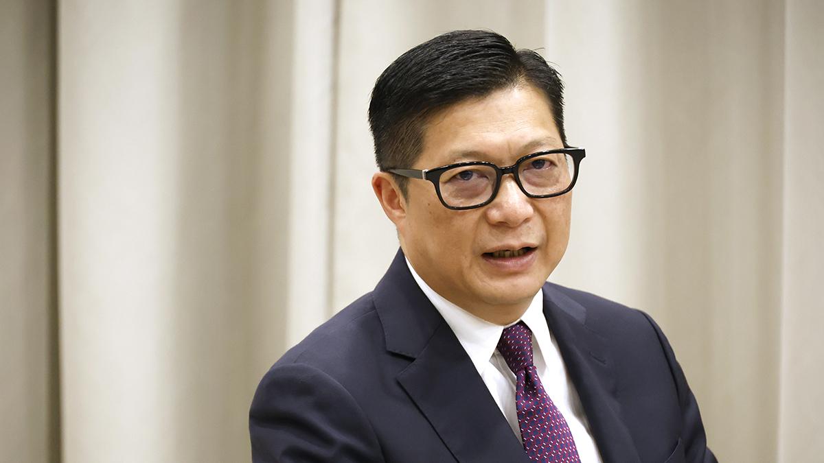 鄧炳強強調，特區政府堅定維護市民依法享有的權利和自由。