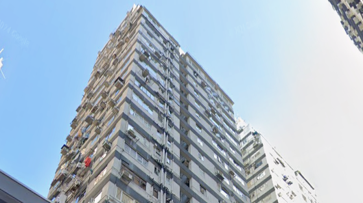 鄰近港鐵炮台山站的北角舊樓金堡大廈，三房戶最新售價跌至5字頭，幾近重返13年前樓價水平。