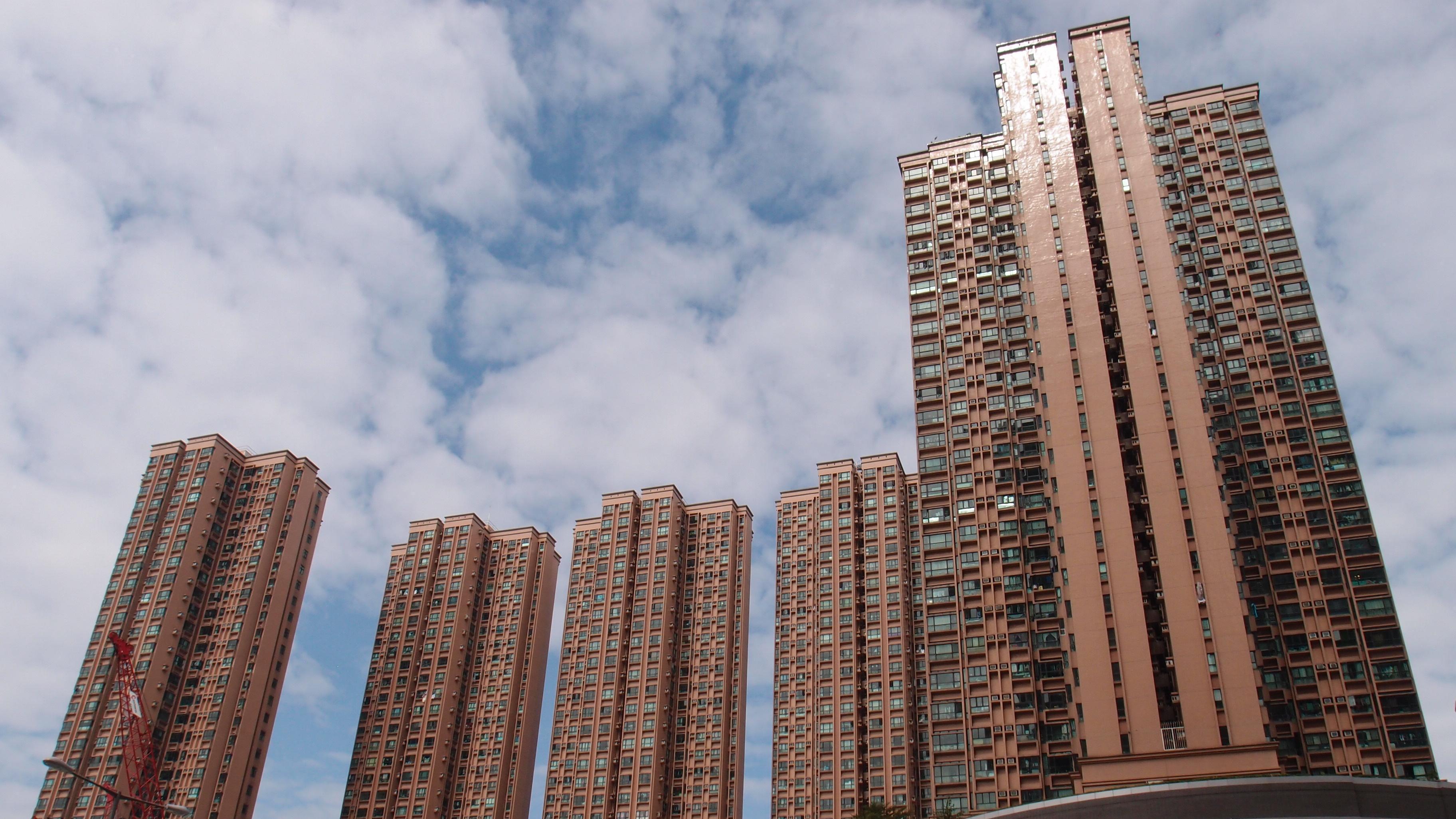 元朗站上蓋屋苑新元朗中心錄本月首宗二手買賣成交，低層兩房7個月升值13%沽出。