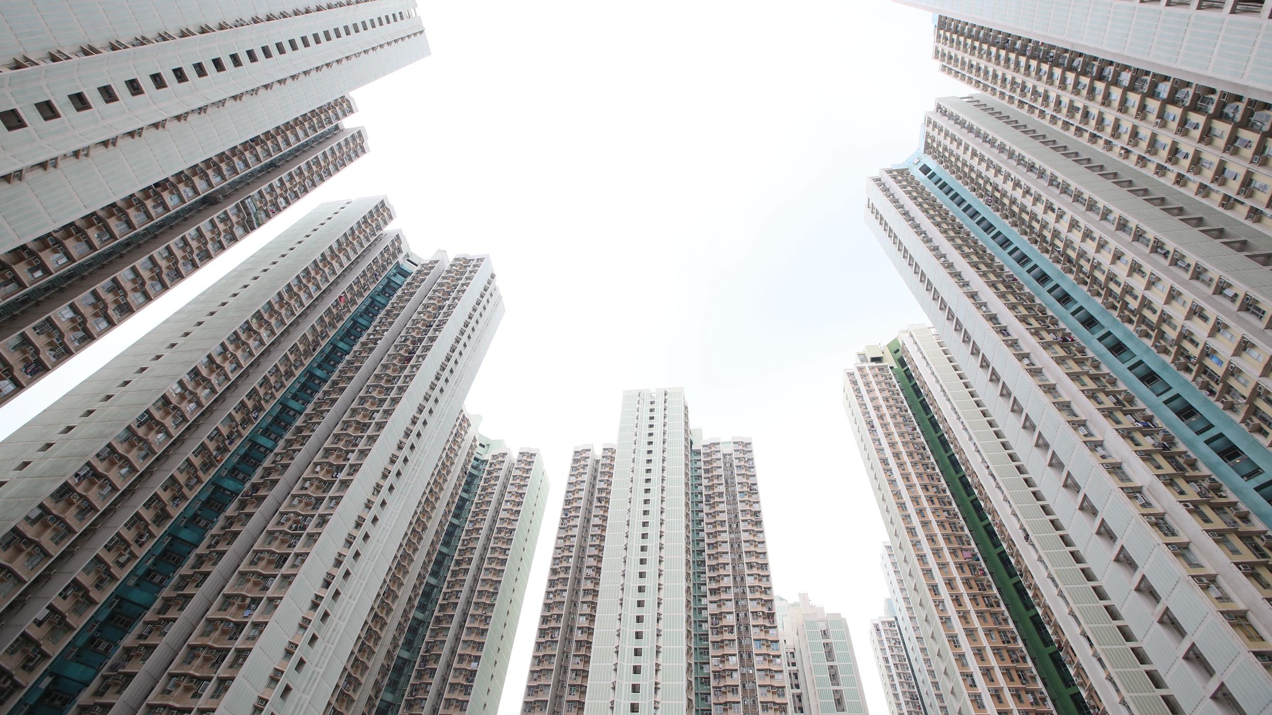 天水圍天盛苑高層三房開揚戶，原業主25年前買入，新近於居二市場沽出，帳面跌40萬元。