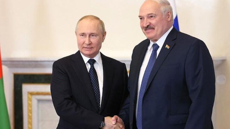 普京（左）與盧卡申科。