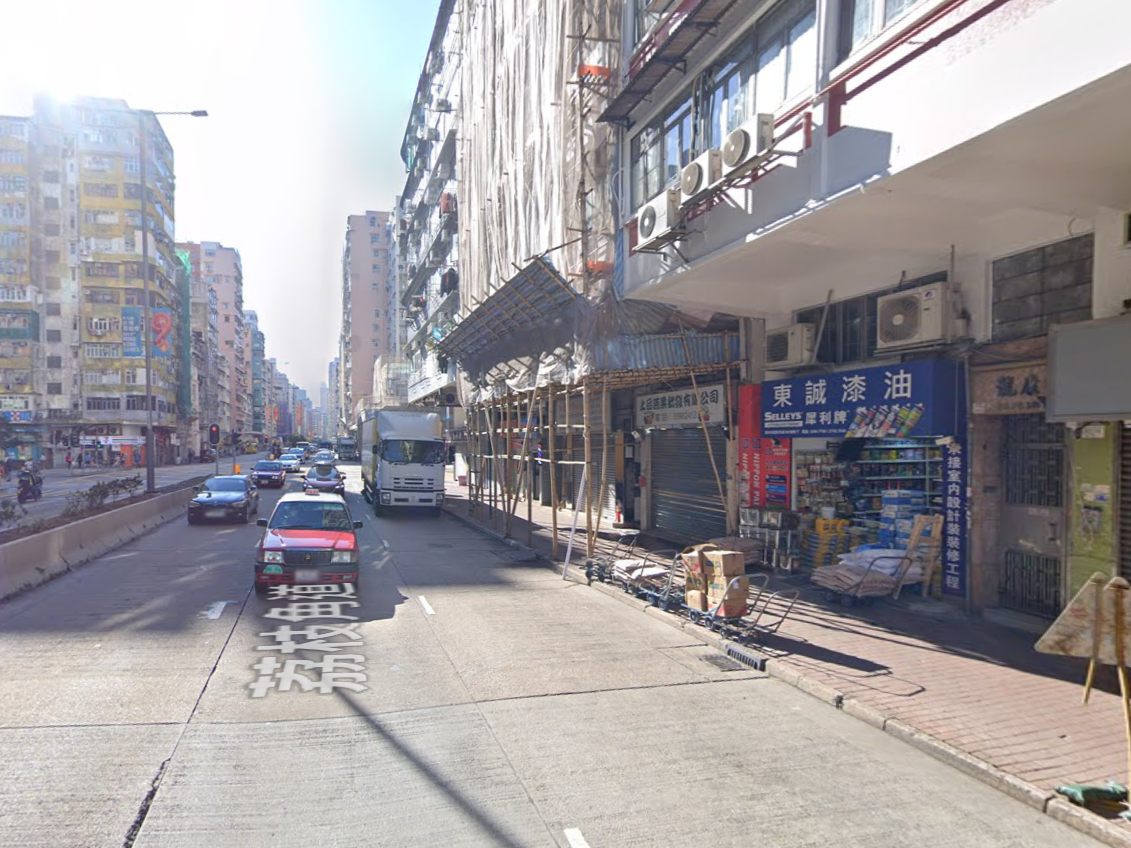 深水埗單車賊配件斷正，七旬物主被追打匿巴士車底受傷。(Google街景截圖)