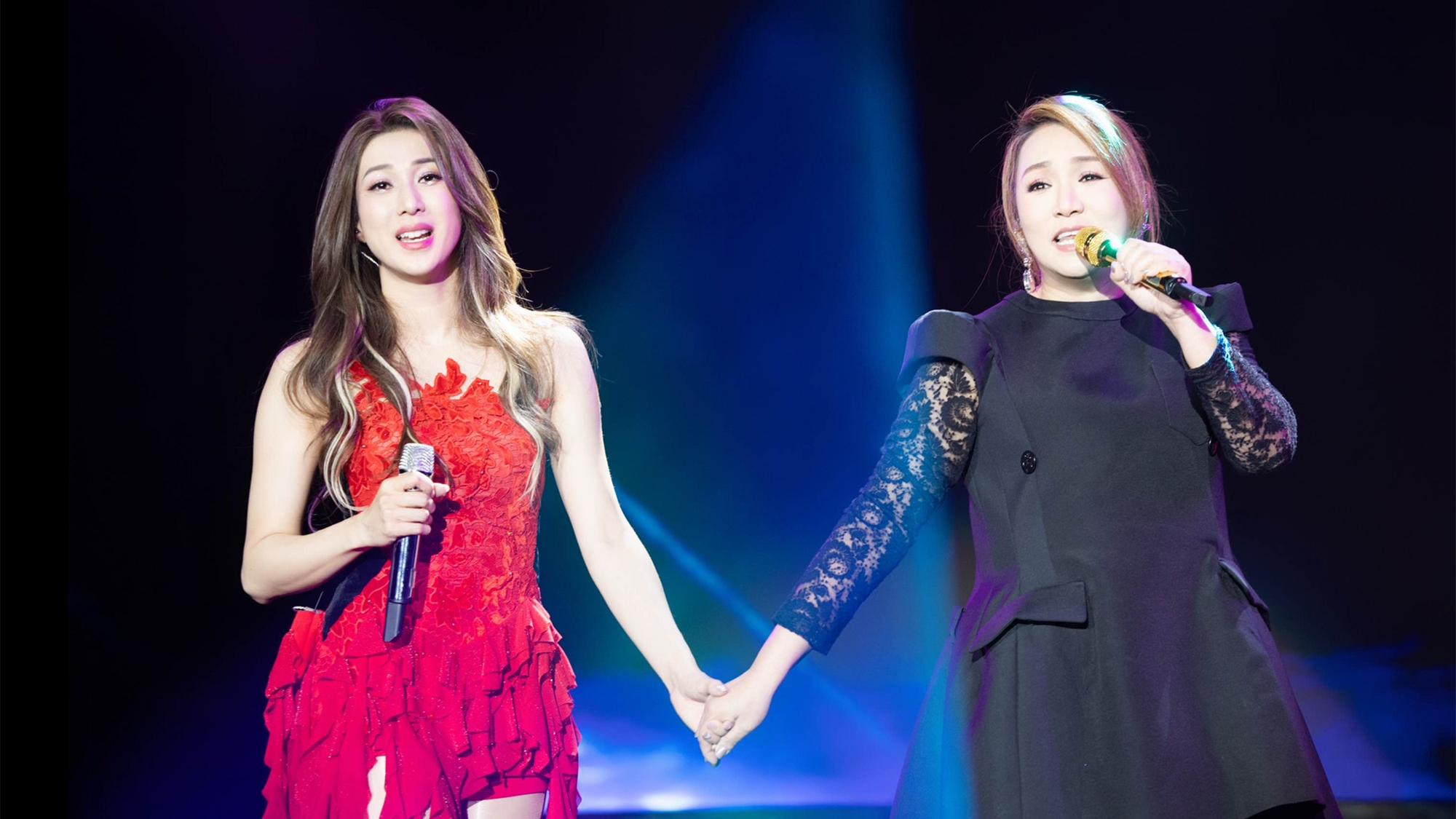 鍾嘉欣深圳個唱邀黎瑞恩助陣 預告2026年香港開騷