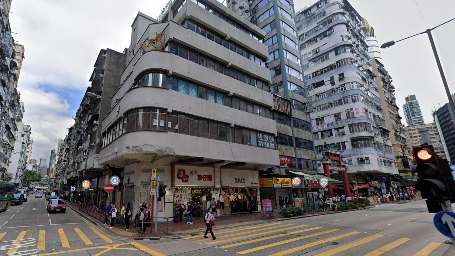 油麻地上海街102號一幢唐樓有人疑「持刀拍門」。（Google地圖截圖）