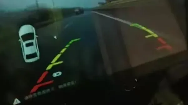 內地高速公路大塞車 大批車主「集體倒車」7公里撤退