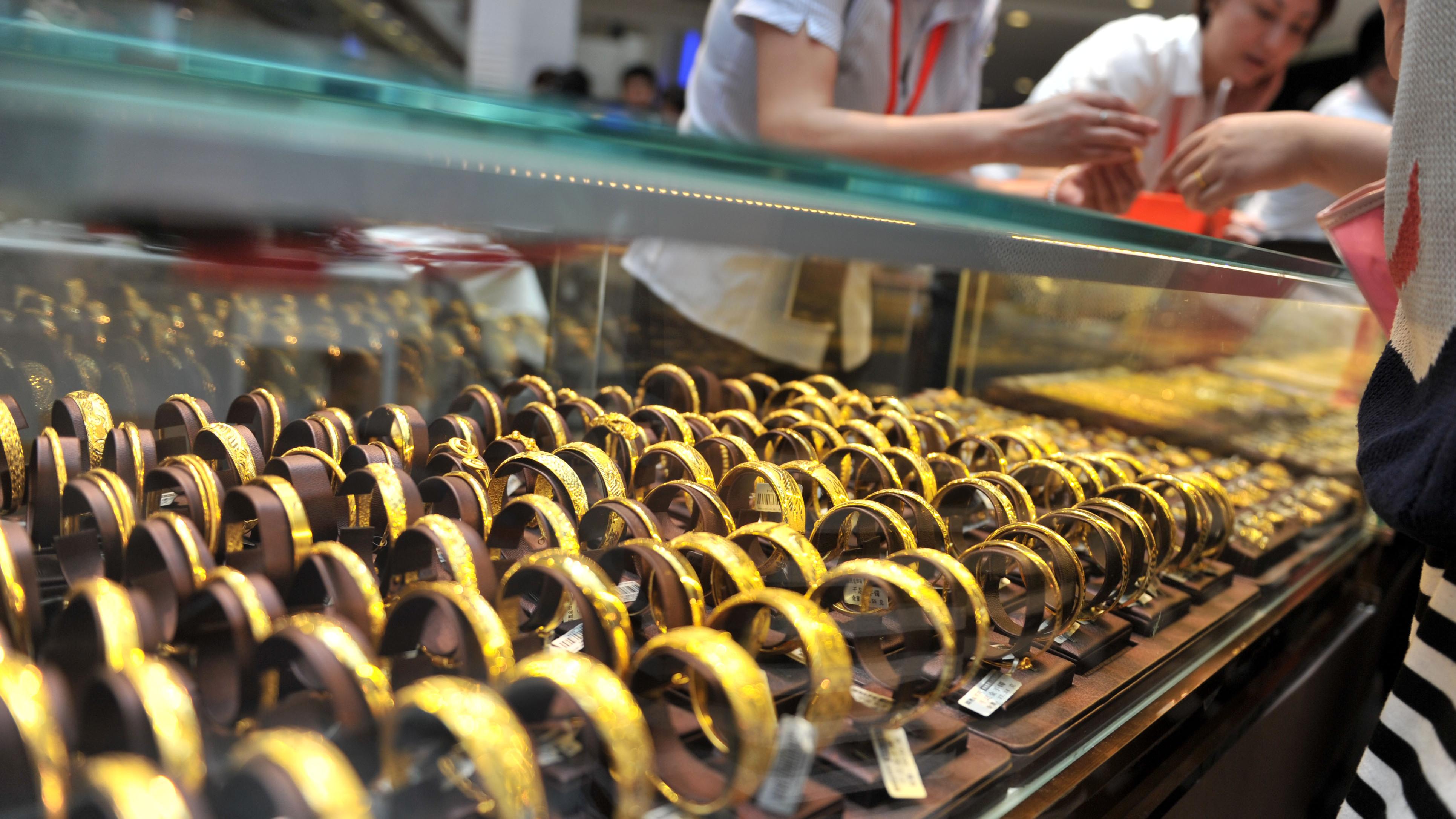 兩大行上調黃金目標價 高盛看3700美元