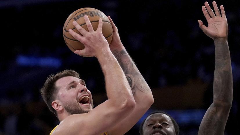 當錫帶領湖人在季後賽追平木狼場數1:1。(美聯社)