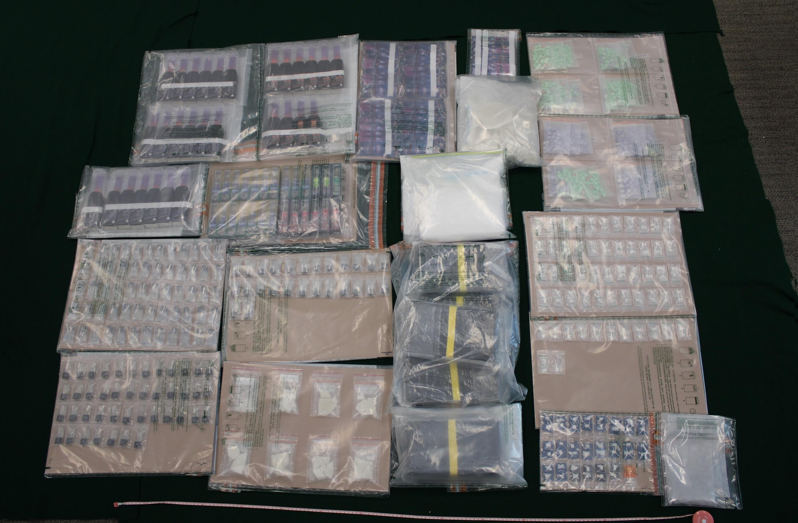 圖示案件中所檢獲的懷疑毒品。(政府新聞處)