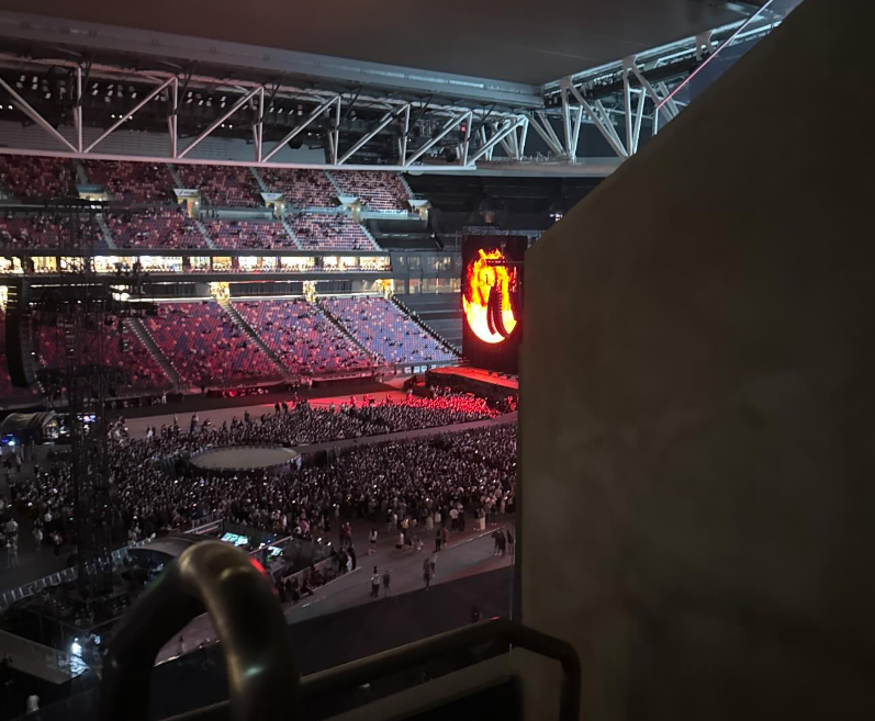 謝霆鋒演唱會即將在啟德體育園舉行，早前Coldplay演唱會出售視線受阻門票，被指過程中沒有向顧客提供足夠提示，有報道指謝霆鋒演唱會亦出現同樣情況。(THREADS)