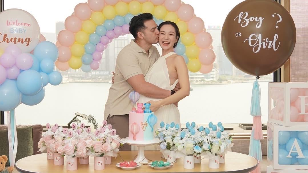 王君馨開派對宣布佗B女　衛詩久未露面現身彈結他領唱