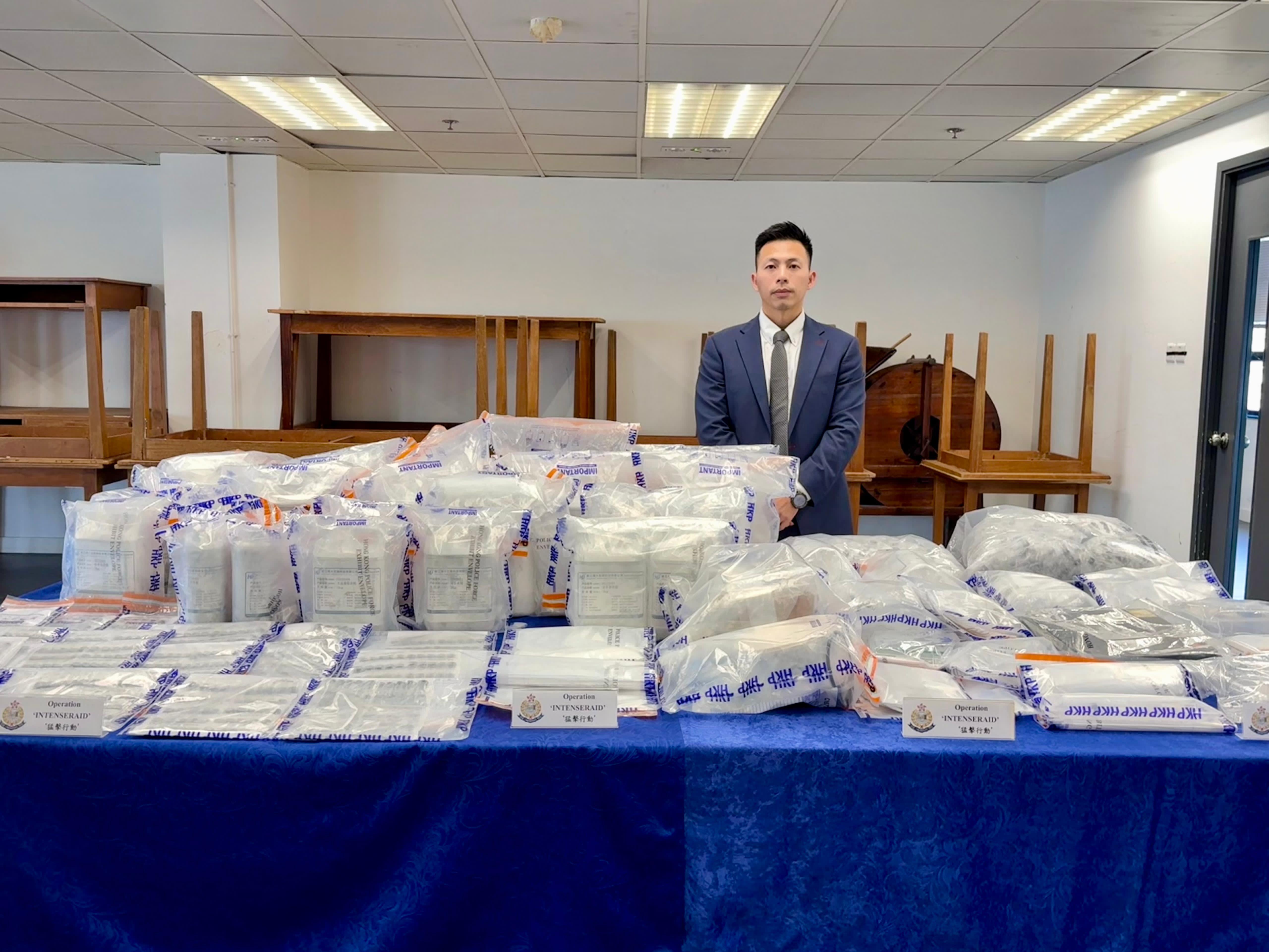 警元朗反黑拘122人最細14歲，夥師兄製太空油毒品每粒賺6元。