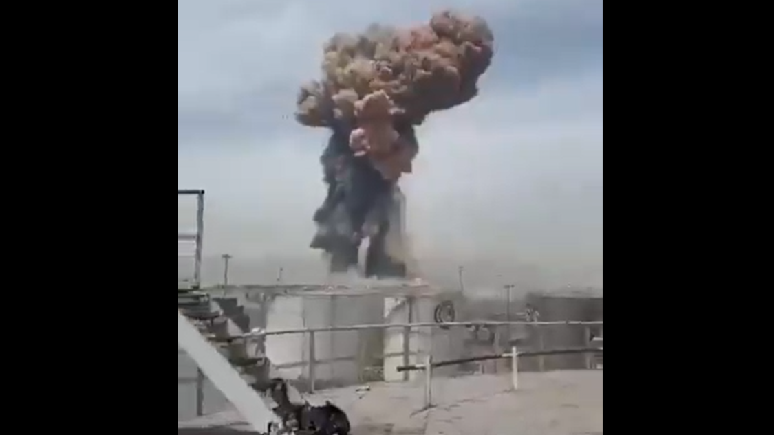 伊朗南部阿巴斯港大爆炸(X影片截圖)
