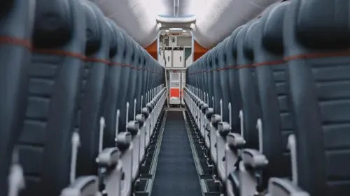 一名美籍空服員分享在飛機上點餐時，盡量別點咖啡。（示意圖／pexels）