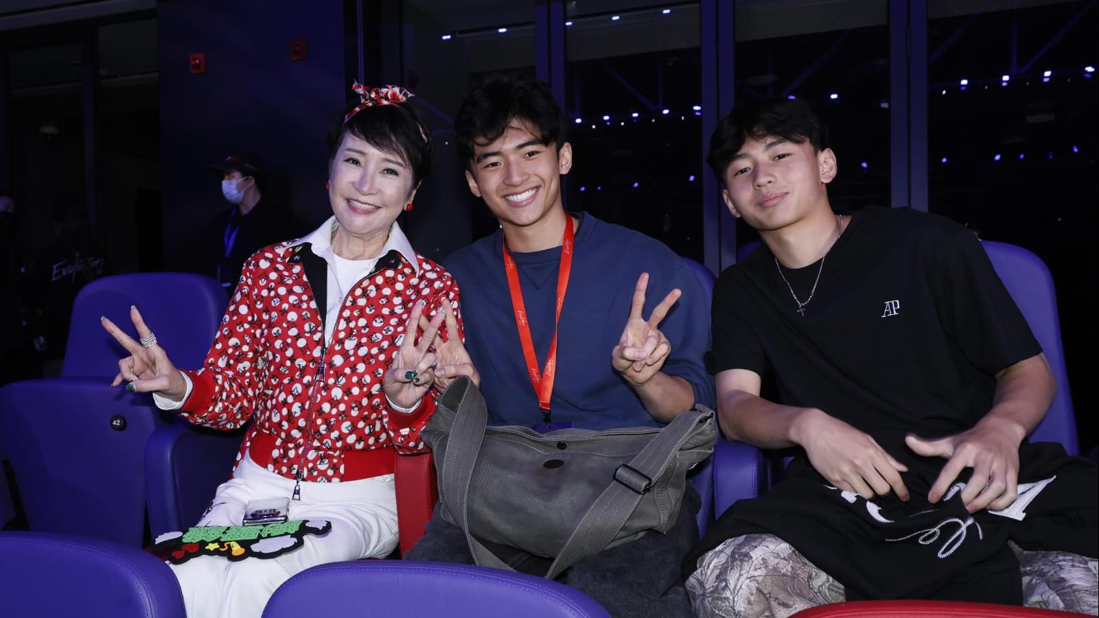 謝霆鋒演唱會2025｜狄波拉三嫲孫同框17歲Lucas與14歲Quintus連續兩晚現身睇騷