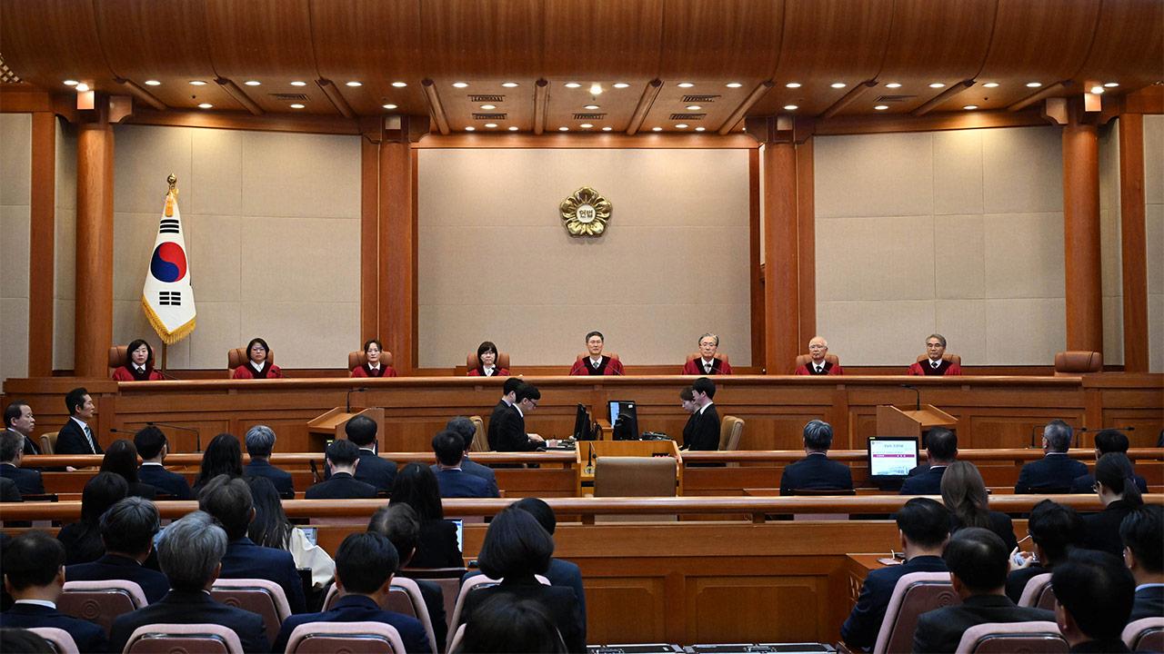 韓國憲法法院一致通過罷免總統尹錫悅。（MBC新聞圖片）