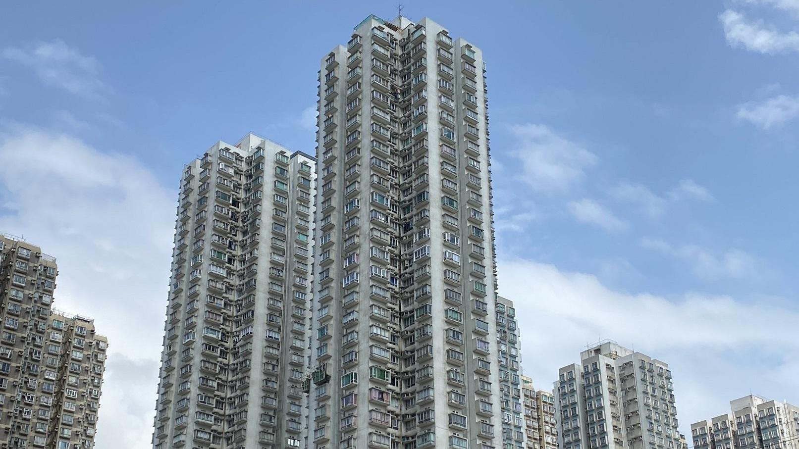 屯門錦華花園交通及生活配套完善，吸引長線投資者斥360萬元購入兩房收租。