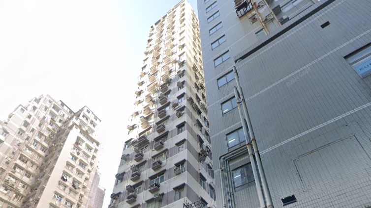 北角單幢物業嘉蘭大廈兩房，獲上車客以480萬元承接，14年升值125萬元。