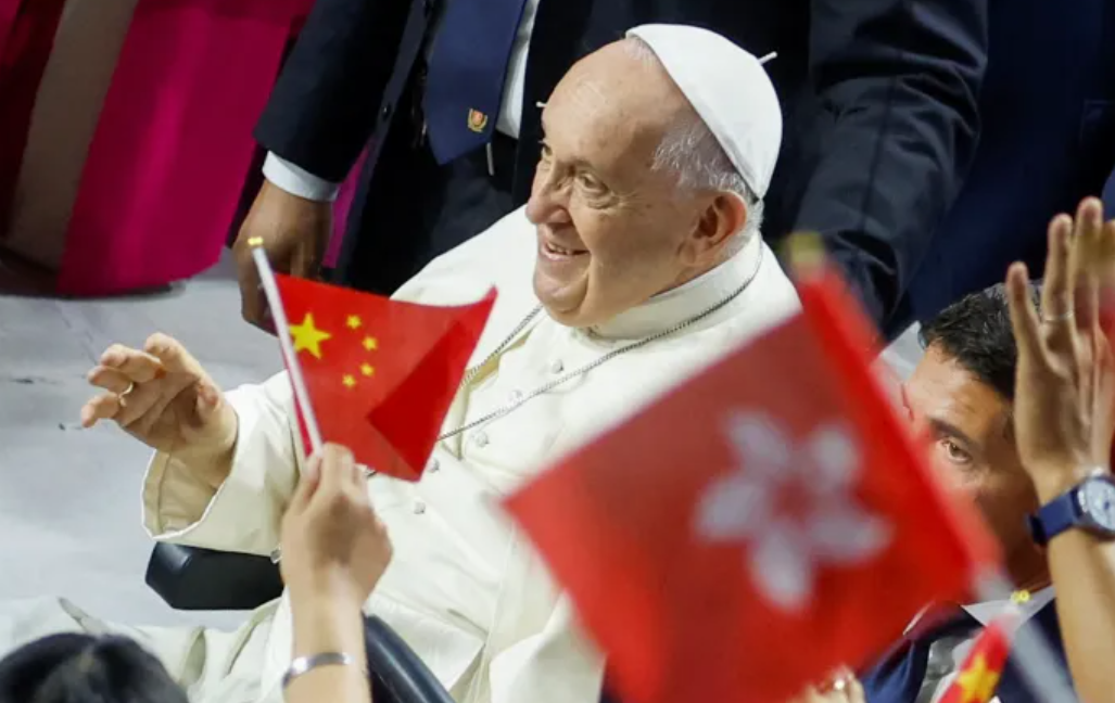 中方對教宗方濟各逝世表示哀悼，願同梵蒂岡推動關係持續改善。至於中方會否派人出席喪禮，發言人稱沒有可提供消息。(路透社資料圖片)