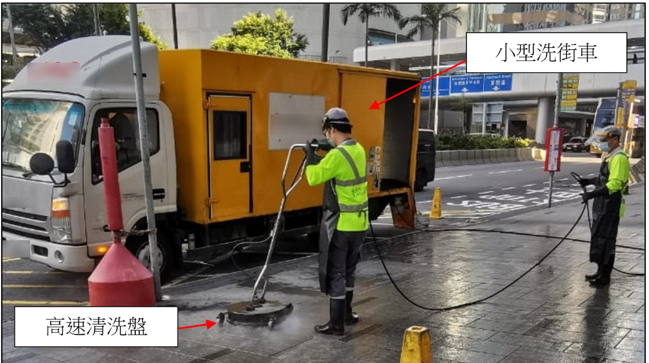 審計署發現在街道清掃、溝渠清理和海報清理服務，於部分日子，承辦商人員的值勤規定沒有完全遵從。（審計報告）