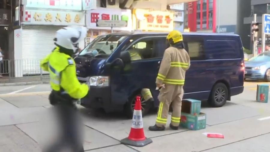 旺角上海街男途人捱貨車撞，昏迷送院搶救。(有線新聞截圖)