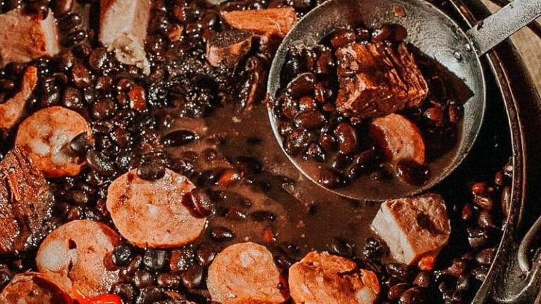 37歲男睇A片慘遭殺害，狠妻剁下陰莖燉煮試食。(網上圖片)