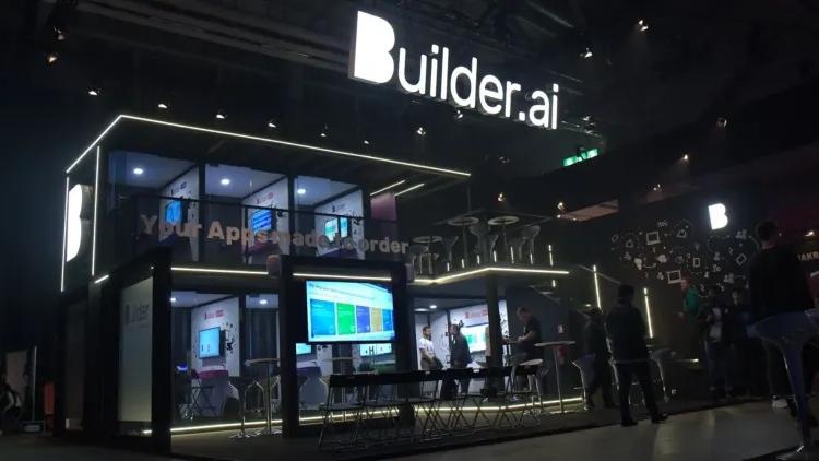 印度真人扮AI，Builder.ai宣布破產，微軟、Amazon變債主。(X)