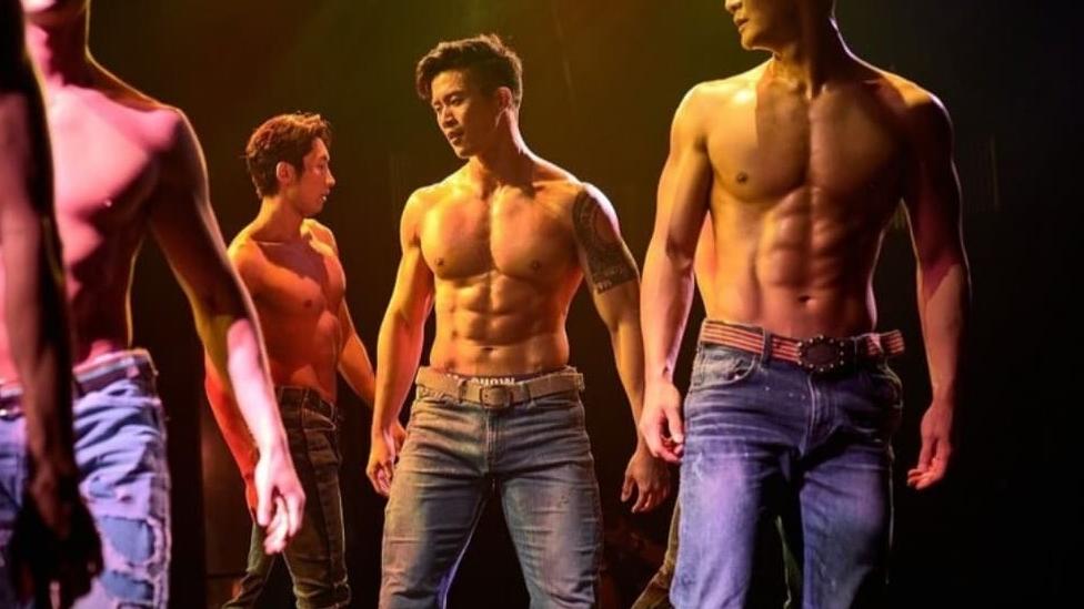 女性情緒低落，醫生：多看爆肌男補血氣。(Touch Five)