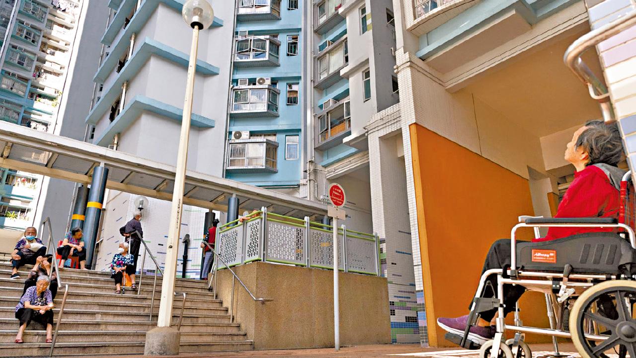 輪候公屋新數據 一般申請維持5.3年 長者一人降至3.3年