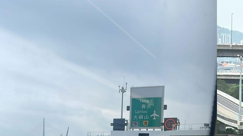 城巴疑失控撞向水馬。(FB「馬路的事討論區」)