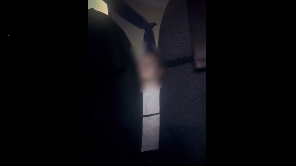 全日空客機東京飛美國 男子半空圖打開艙門