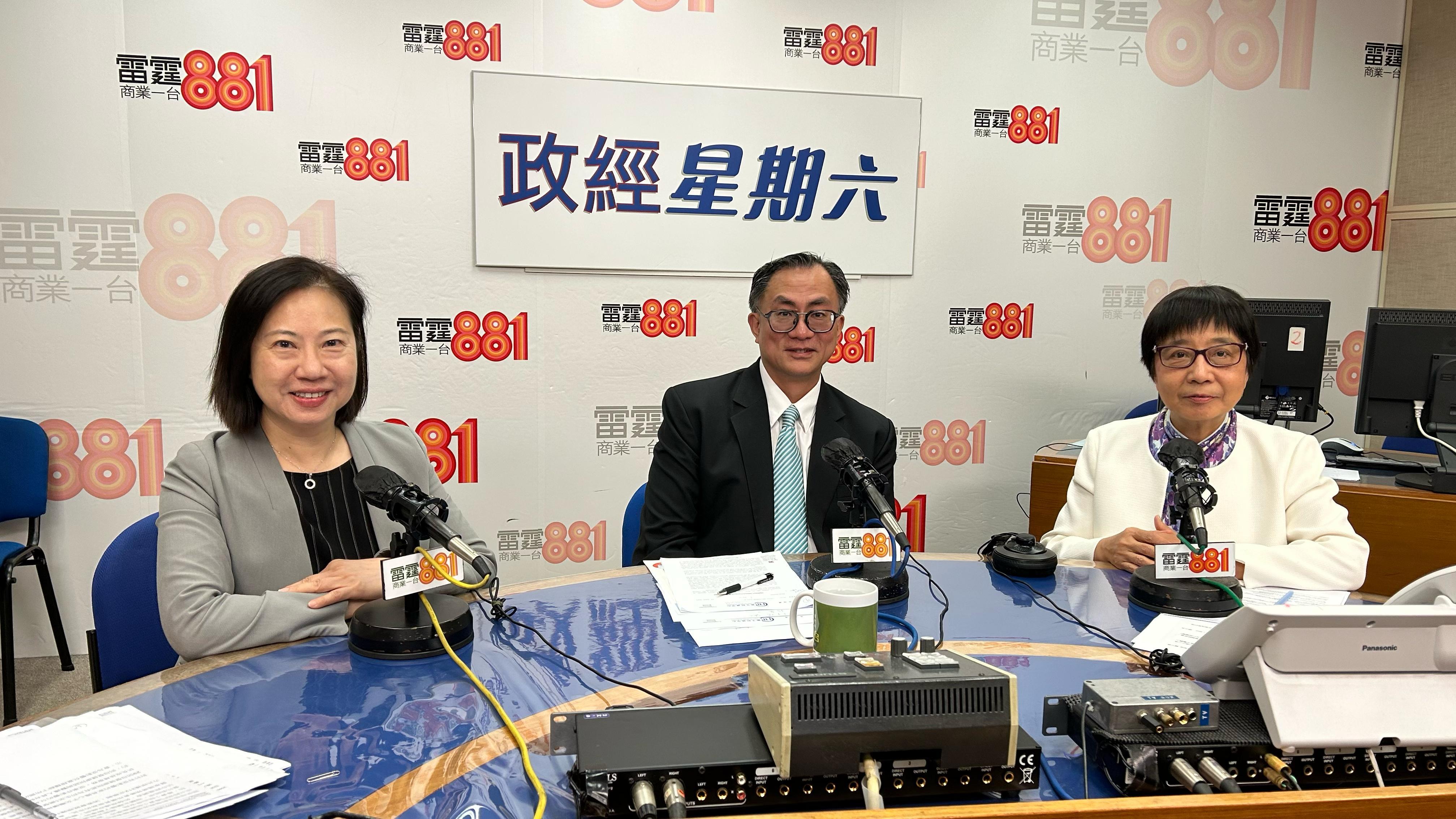 關日華表示，若子女未完成有關接種，可帶同有關疫苗接種記錄，到衞生署轄下母嬰健康院接種相應疫苗。