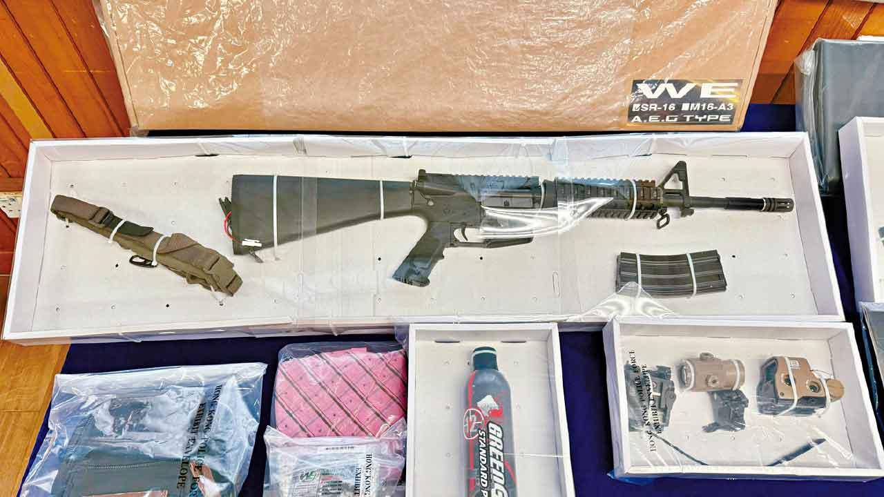 持疑似步槍手槍搭港鐵 36歲內地遊客涉管有仿製槍械被捕